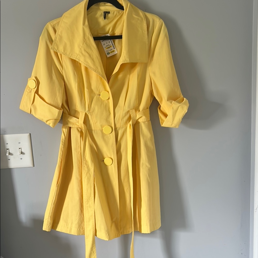 Stunning Yellow Belted Women's Jacket - Picture 2 of 5